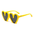 Modische hellgelbe Sonnenbrille in Herzform mit dunklen Gläsern für Damen - C06 Gelb