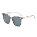 Gafas de sol cuadradas clásicas con montura gris translúcido y detalle de estrellas - Montura gris translúcida Lente gris