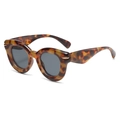 Fashionable cat eye sunglasses with classic tortoiseshell frame and dark grey lenses - Tortoise Frame Gray Lens