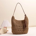 Bolso de hombro de paja marrón con diseño calado y borla de flecos para vacaciones de playa - Borla de Corazón Café