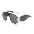 Occhiali da sole shield bianchi futuristici con lenti scure e dettagli in metallo oro - Montatura Bianca Lenti Grigie