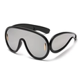 Occhiali da sole a maschera Y2K con montatura nera, lenti grigio argento e dettagli oro - Montatura Nera Lenti Specchio Argento