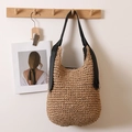 Handgewebte Strohtasche mit schwarzen Bandschlaufen für Strandurlaub und tägliche Mode - Schwarzes Band Häkeln