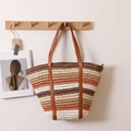 Borsa tote in paglia intrecciata a righe con manici in pelle marrone per vacanze al mare - Serie Caffè