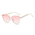 Occhiali da sole cat-eye dorati con lenti sfumate rosa e aste a catena in metallo - C03 Rosa Sfumato
