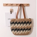 Borsa tote in paglia con strisce ondulate nere e spalline in ecopelle marrone - Nero