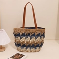 Grande borsa tote in paglia a righe blu e beige con frange e manici in pelle - Blu