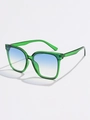 Details einer grün transparenten Sonnenbrille mit blau-weißem Farbverlauf-Gläsern - Grün