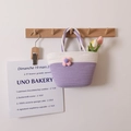 Borsa a secchiello in corda di cotone intrecciata viola e bianca con dettaglio fiore rosa - Viola e Bianco