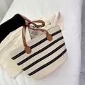 Bolso tote de algodón tejido a rayas con asas de cuero marrón para vacaciones - Raya Ancha Beige