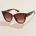 Retro cat-eye sunglasses with tortoise frame, brown gradient lenses and gold studs - Tortoise