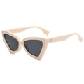 Occhiali da sole retrò cat eye con montatura beige e dettagli in argento metallizzato - C02 Beige