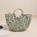 Borsa in paglia intrecciata a semicerchio in verde militare e beige con manici - Verde e Bianco (Luna Piccola)