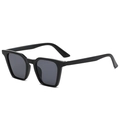 Lunettes de soleil œil-de-chat rétro avec monture noire épaisse et verres foncés vue de 45 deg - C01 Noir
