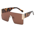 Oversized square shield sunglasses with leopard print temples and brown tinted lenses - C02 Leopard Tortoise Brown