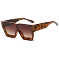 Oversized tortoise shell square sunglasses with gradient brown lenses for a retro fashion look - Leopard (Tortoise)