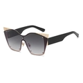 Occhiali da sole cat eye con lenti sfumate e dettagli in metallo dorato traforato - Nero Lucido/Doppio Grigio (C01)