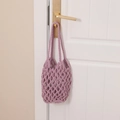 Bolso de macramé lavanda hecho a mano con diseño de malla hueca para vacaciones de playa - Púrpura