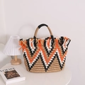 Borsa tote in paglia multicolore con frange nere e design geometrico per la spiaggia - Motivo a Onde Frangiato Arancione