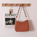 Bolso de hombro de paja tejida naranja con cadena de acrílico marrón oscuro - Rojo