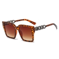Retro oversized square sunglasses with tortoiseshell frame and metal chain temples - Leopard Print