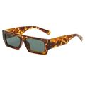 Classic tortoise shell rectangular sunglasses with wide temples and dark green lenses - Leopard Green (C02)