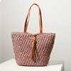 Borsa tote in paglia intrecciata a mano viola chiaro con manici in pelle e nappa - Rosa