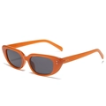 Gafas de sol retro ojo de gato naranjas con remaches plateados y lentes grises - Naranja
