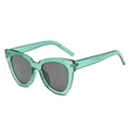 Lunettes de soleil œil de chat vert menthe translucide avec des verres gris en résine - Monture verte translucide Verres gris