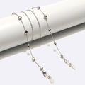Catena per occhiali argento con perline a cuore e passanti in silicone regolabili - Argento