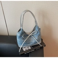 Détail du sac cabas en jean bleu avec paillettes scintillantes et nœud métallique argent - Style Nœud à Paillettes Bleu Denim Délavé (RD-7353) / Bleu Denim