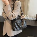 Black soft leather tote bag with pleated cloud design and lion plush charm decoration - With Pendant / Black