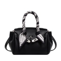 Klassische schwarze Kelly-Tasche aus Leder mit Litschimuster, Silberverschluss und Seidentuch - Schwarz