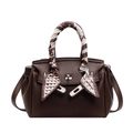 Dunkelbraune Handtasche mit Litschi-Muster, Seidenschal und Metallverschluss - Kaffeebraun