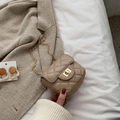 Quilted khaki messenger bag with gold twist lock and metal chain strap in stylish setting - Khaki Small