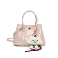 Borsa a secchiello rosa pallido lucida con ciondolo a nuvola bianca e tracolla regolabile - Con Ciondolo / Rosa