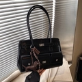 Sac cabas en cuir brillant noir avec poches frontales et décoration de charme teckel - Noir (Avec Pendentif)