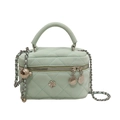 Sac bandoulière matelassé vert menthe avec chaîne argentée et emblème floral - Grand / Vert Menthe