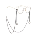 Retro Brille mit goldenem Rahmen und modischer schwarzer Kette mit Quadraten - Schwarz
