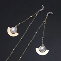 Catena per occhiali dorata con perle a ventaglio e anelli in silicone eleganti - Catena Dorata con Perla a Forma di Ventaglio (GL575)