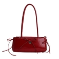 Borsa a spalla rossa lucida con fiocco decorativo e ciondolo a cuore - Rosso