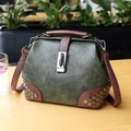 Borsa da medico vintage verde scuro con finiture in pelle marrone e borchie metalliche - Verde