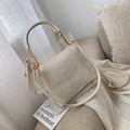 Bolso bandolera de PVC transparente con neceser interior crema y asas doradas de oro - Blanco Roto