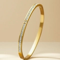 Vergoldetes Edelstahl-H-Armband mit quadratischen Zirkonia in Kanalfassung - Gold Zirkon Stil (39-D-9)