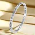 Bracciale rigido in acciaio argento con numeri romani incisi e pietre di zircone - Bracciale Numeri Romani Colore Acciaio (16-E-1)