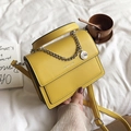 Chic yellow PU chain crossbody bag with FASHION & BAGS lettering and gold pendant - Yellow