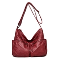 Borsa hobo bordeaux in ecopelle con tasche con zip e tracolla regolabile - Borgogna