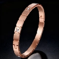 Bracciale a maglie quadrate in oro rosa con intarsio di zirconi e chiusura a scatto - Bracciale in Zirconia Quadrato Oro Rosa