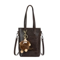 Sac à bandoulière minimaliste marron foncé rétro avec charme en peluche et lettrage doré - Café - Avec Pendentif