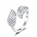 Bague ouverte feuille en argent avec placage or 18K et texture de feuille en vue 45° - Ouvert Réglable / Argenté